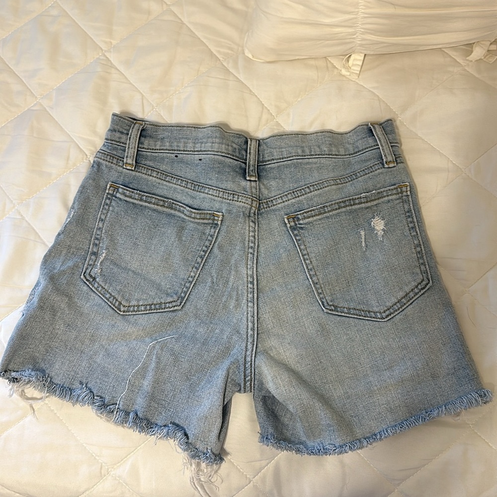 Gap High Rise 4” Denim Short - Picture 2 of 5